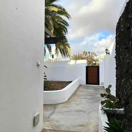 23 Volcano Zarote *